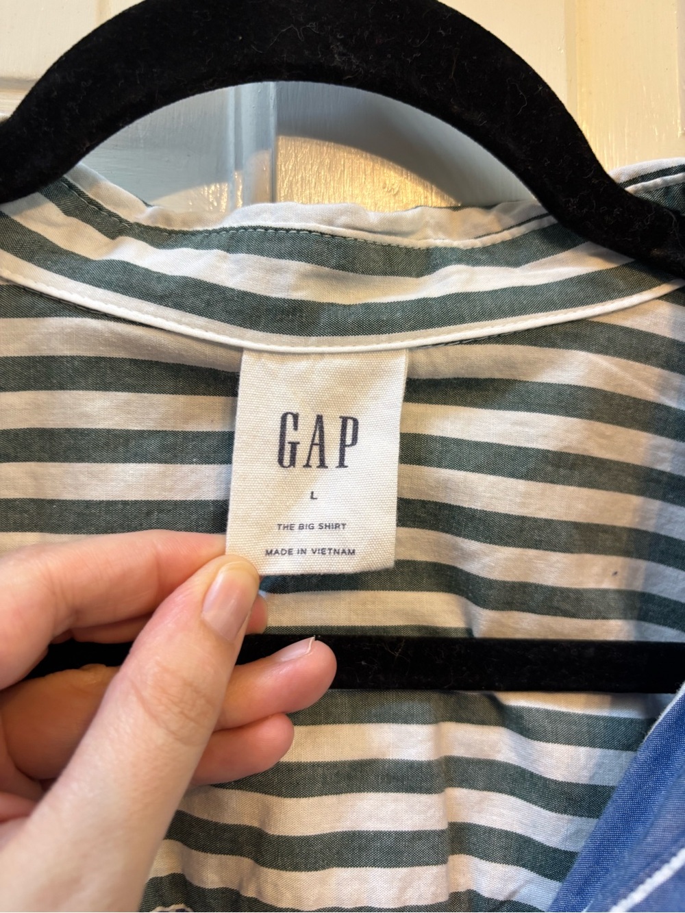 GAP Colorblock Striped Button-Down - Picture 6 of 8